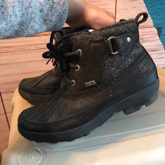 UGG Lina Boot Size 7 Event Waterproof - Picture 6 of 7
